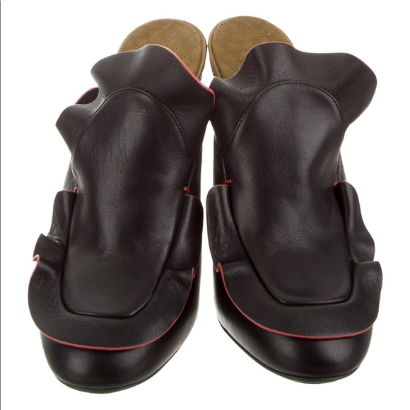 Fendi Leather Ruffle-Accented Mules - Picture 2 of 13